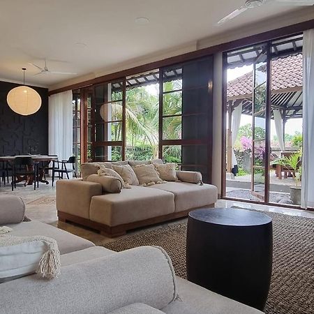 Mumbul Villas Nusa Dua  Eksteriør billede